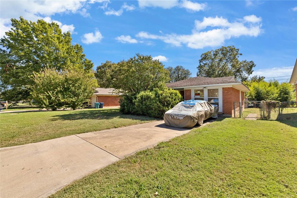 1004 Sierra Drive, Denton