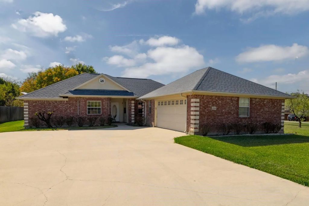 215 Runaway Bay Drive, Runaway Bay