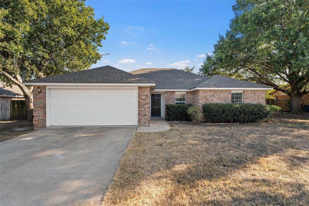 116 N Lindenwood Lane, Hewitt