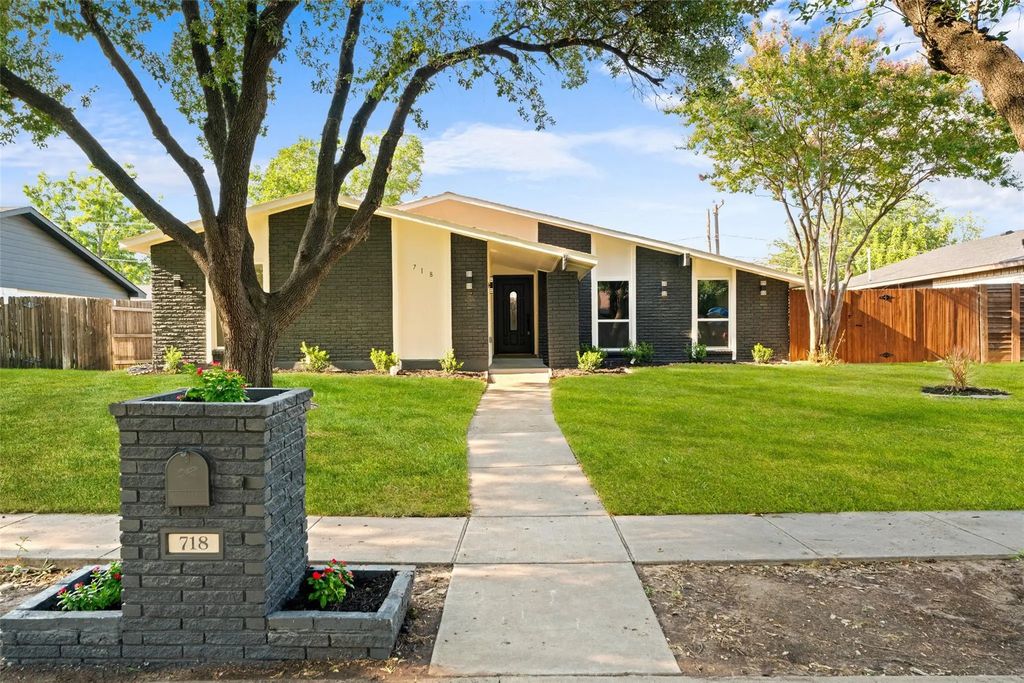 718 Oakland Street, Grand Prairie