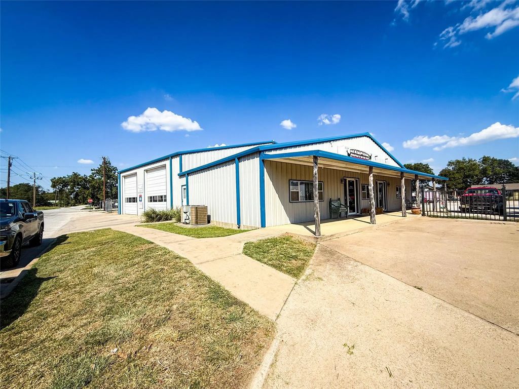 300 E Main Street, Eastland