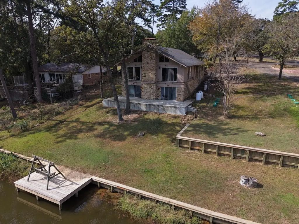 1223 Chateau Lane, Hideaway