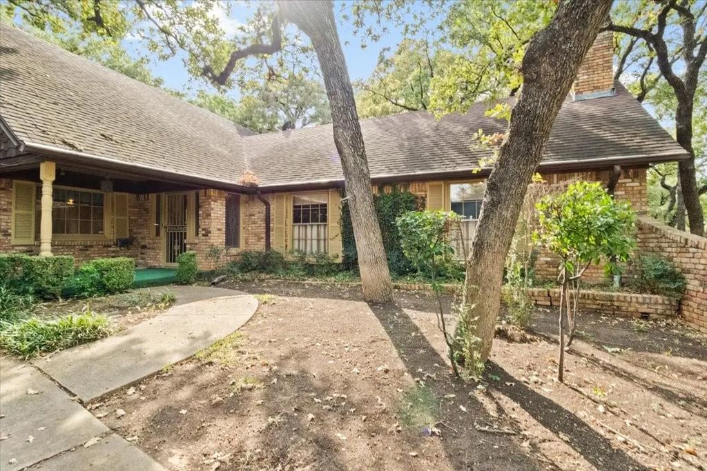 5804 Azteca Drive, Fort Worth