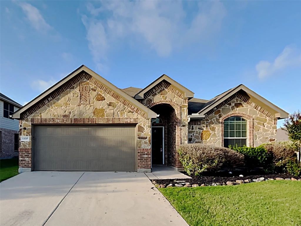 1337 Shelley Drive, Burleson