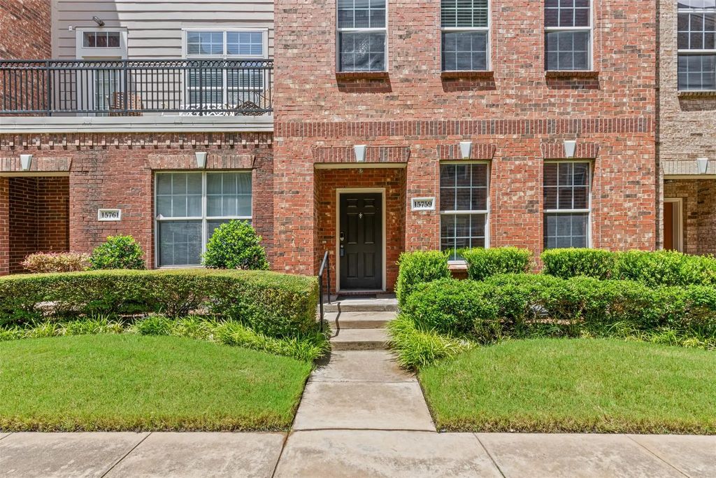 15759 Seabolt 44, Addison