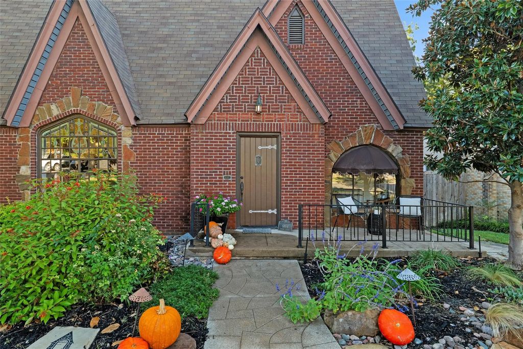 6804 Vivian Avenue, Dallas
