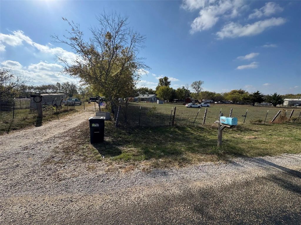 17552 Matany Road, Justin