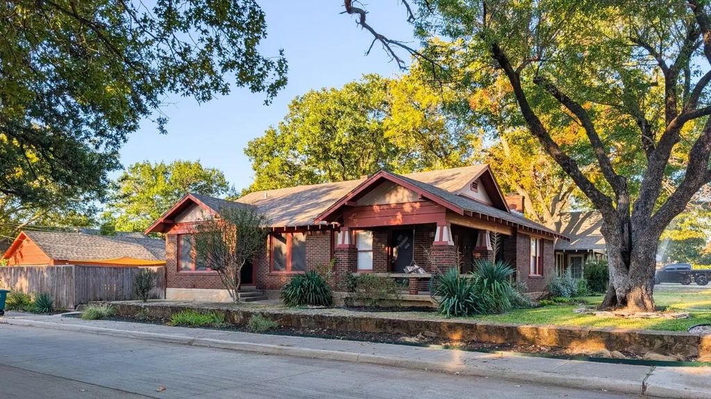 3534 Meadowbrook Drive, Fort Worth