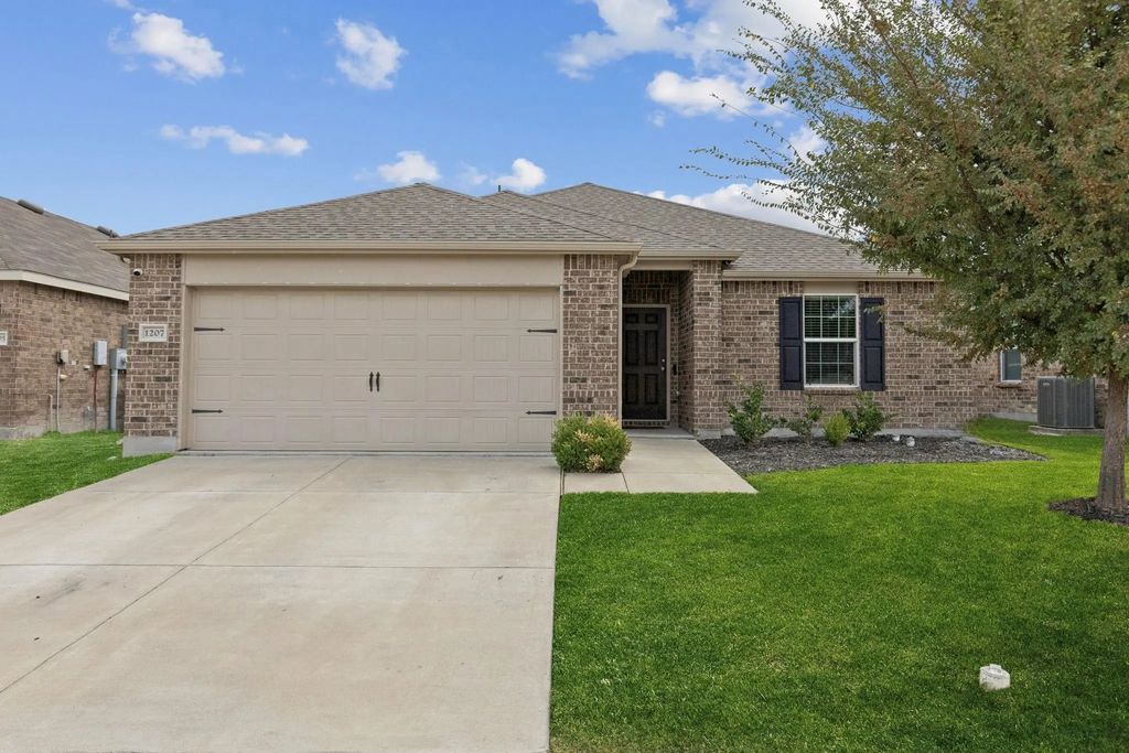 1207 Perrin Drive, Forney
