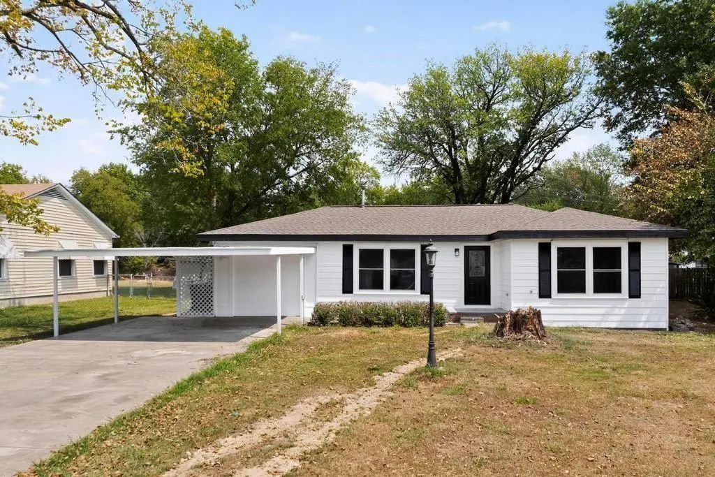 1110 Wolfe City Drive, Greenville