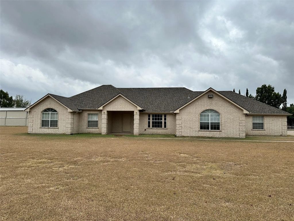 8217 N Water Tower Road, Fort Worth