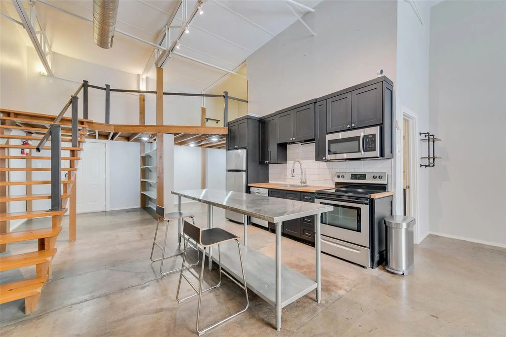 215 N Walton Street 10, Dallas
