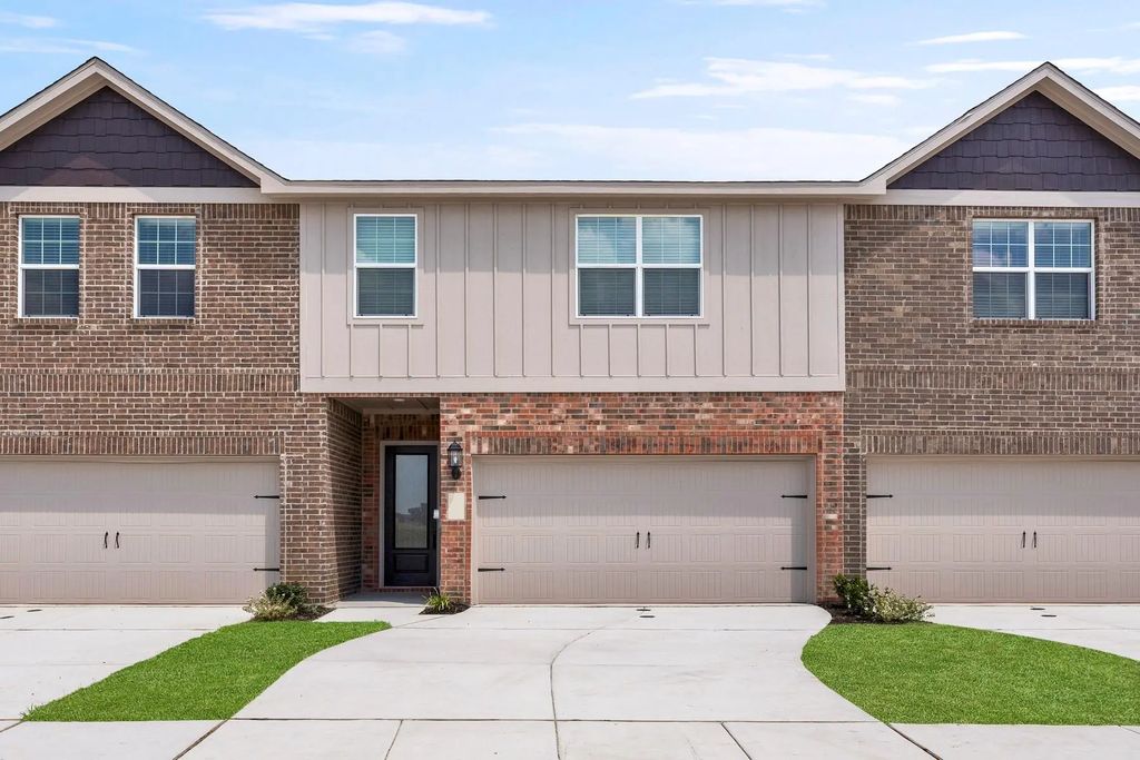 748 Carson Lane, Pilot Point