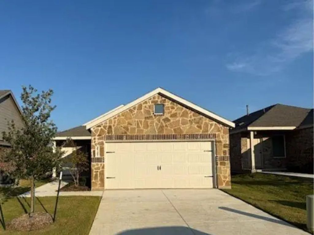 2121 Sulky Lane, Aubrey