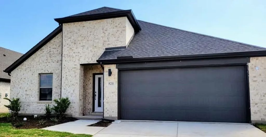 523 Whispering Winds Trail, Princeton