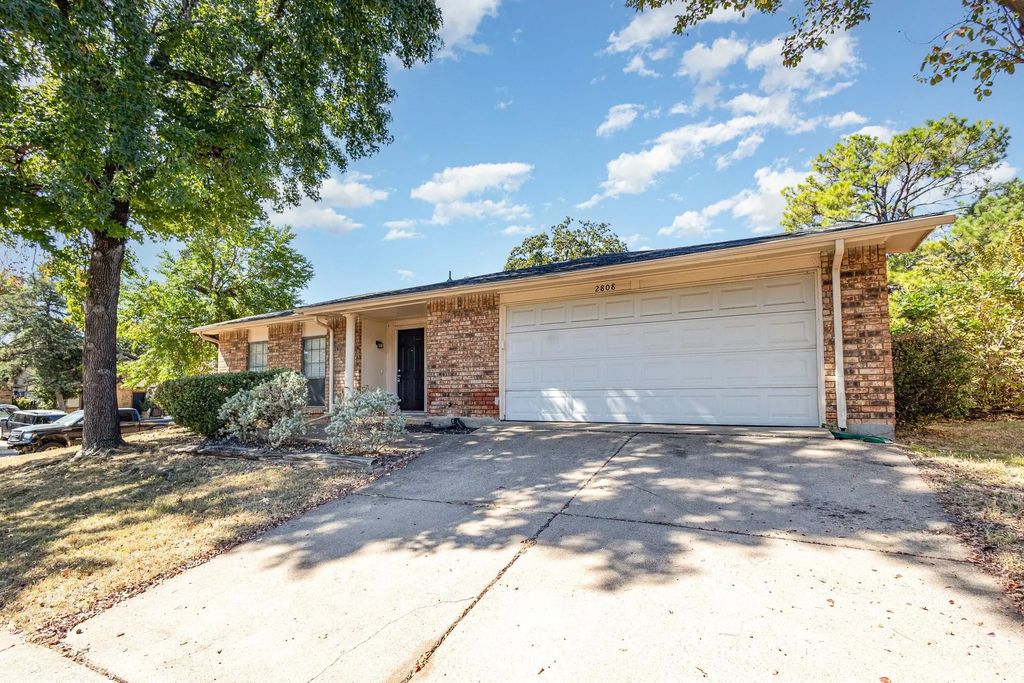 2808 Treeview Drive, Arlington