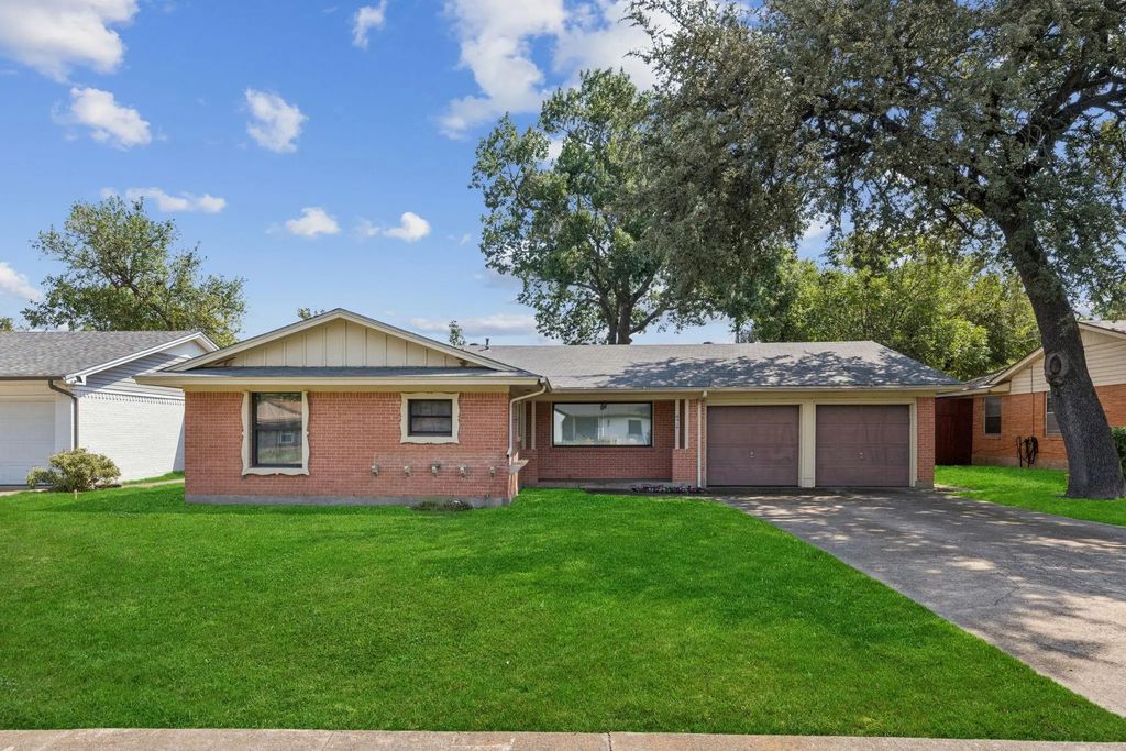 10916 Wyatt Street, Dallas