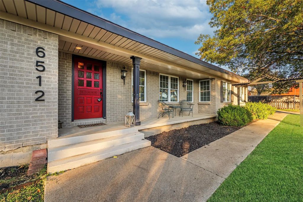 6512 Greenway Road, Fort Worth