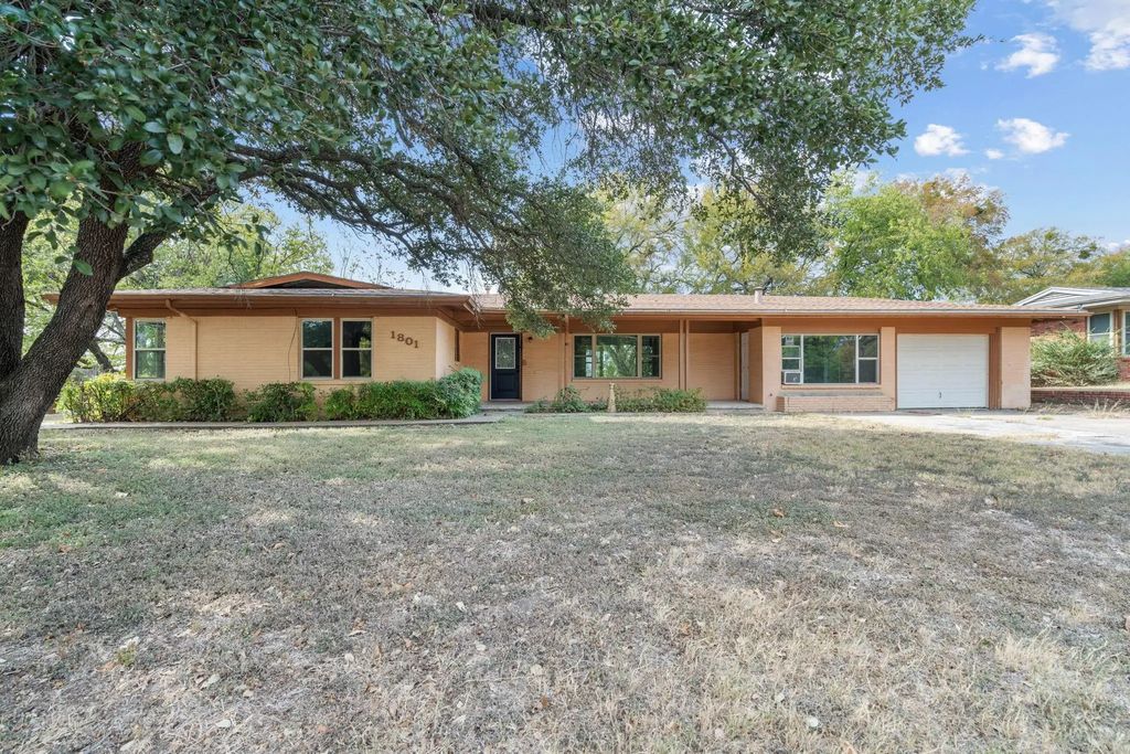 1801 Yale Street, River Oaks