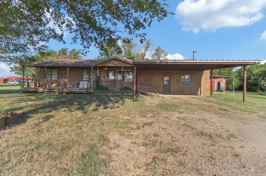 319 Green Acres Road, Weatherford