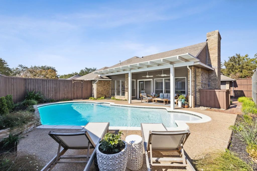 6134 Black Berry Lane, Dallas