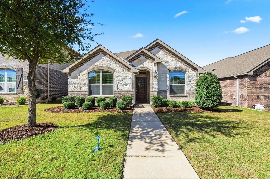 616 Cheyenne Drive, Aubrey