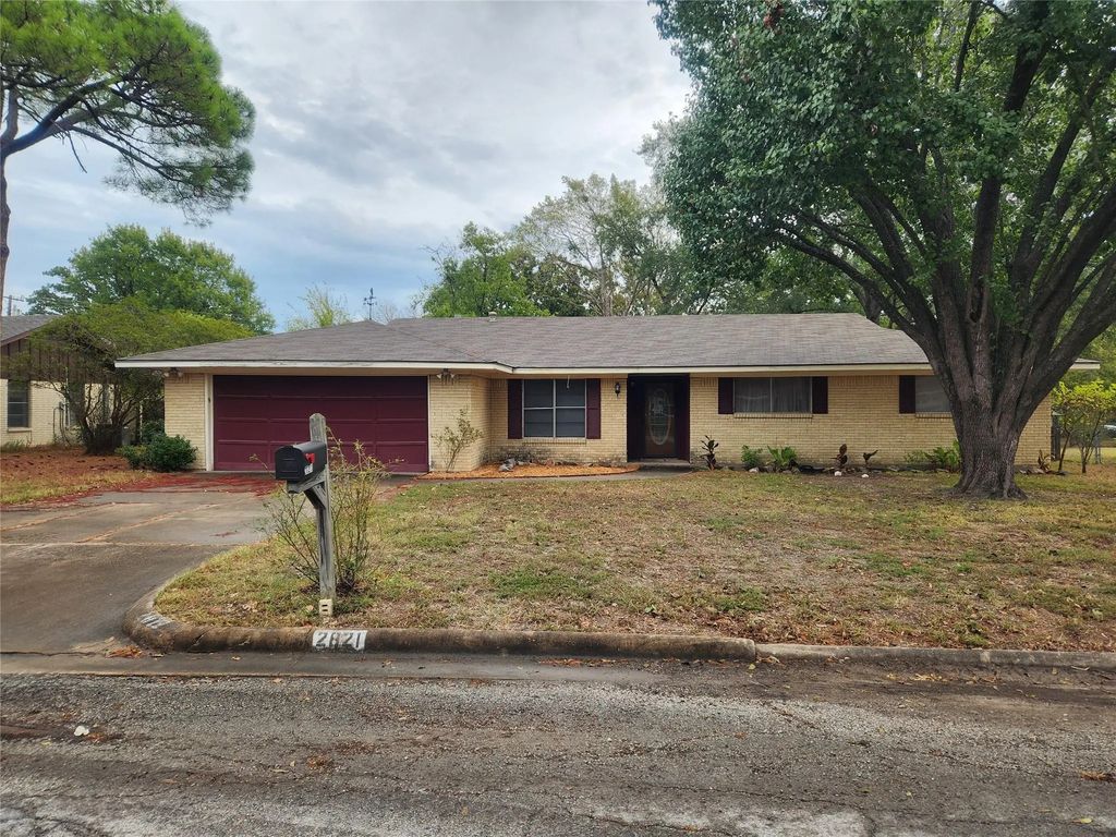 2821 Mccarley Drive, Commerce