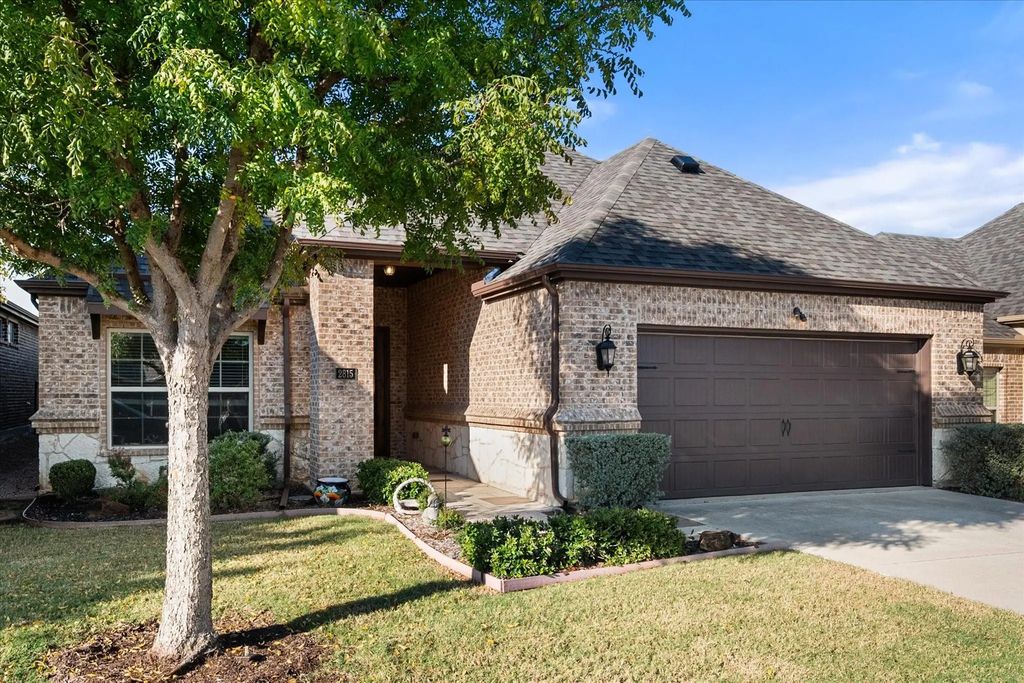 2815 Vista Azul Place 2815, Mansfield