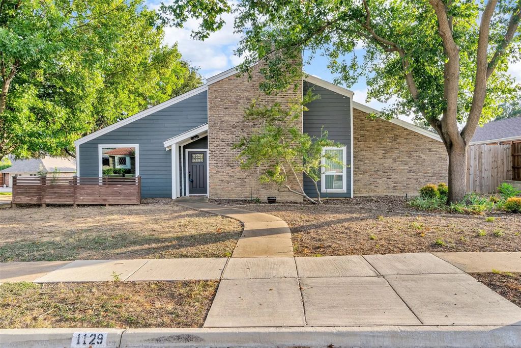 1129 Yorkshire Drive, Carrollton