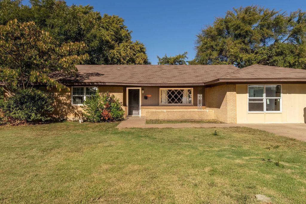 5720 Whitman Avenue, Fort Worth
