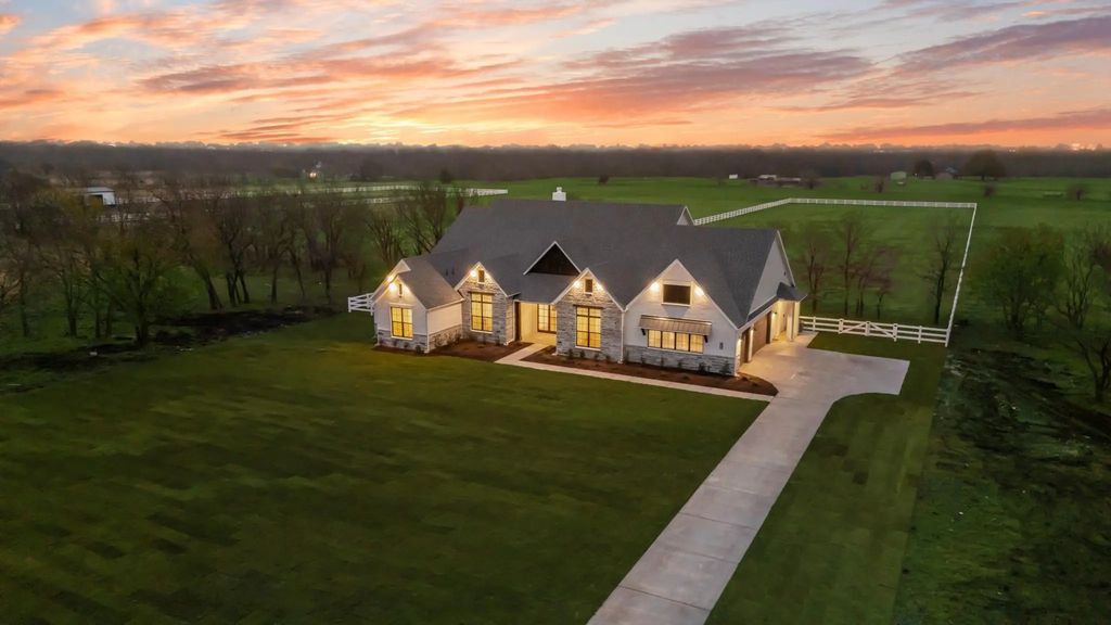 225 League Road, McLendon Chisholm