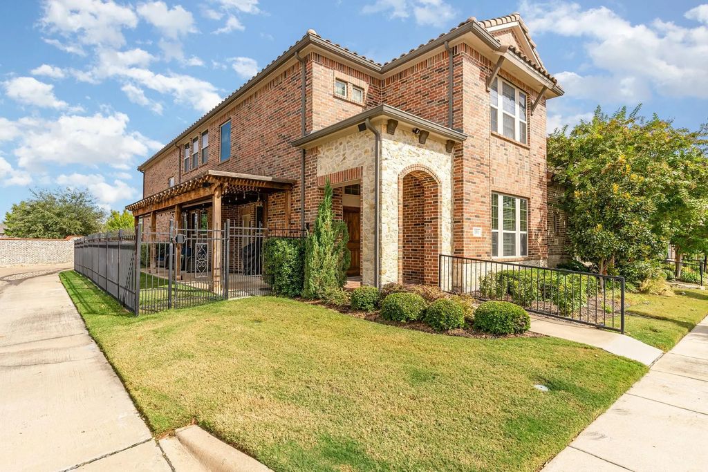 101 Maceta Street, Irving