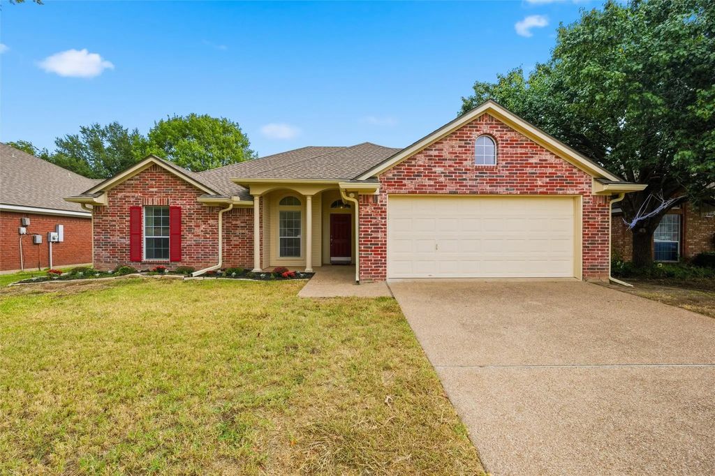 2912 Comanche Trail, Waco