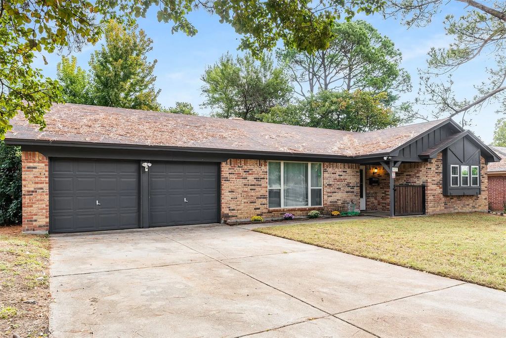 1613 Janice Lane, Fort Worth