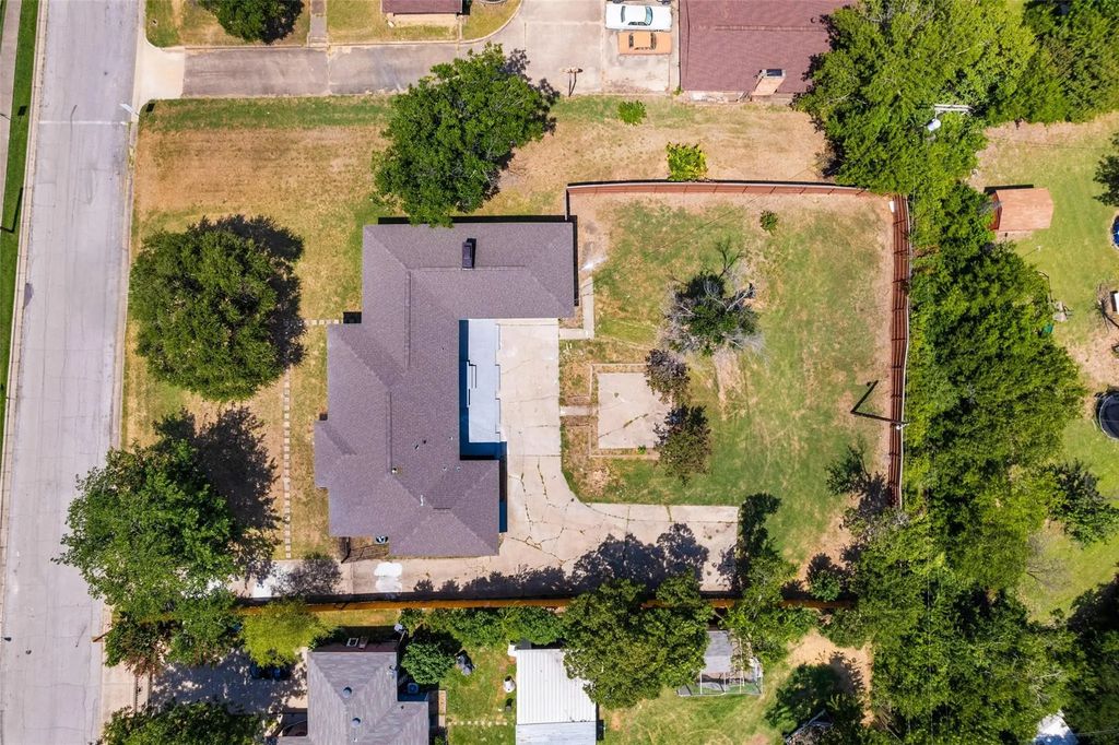 720 Burleson Street, Grand Prairie