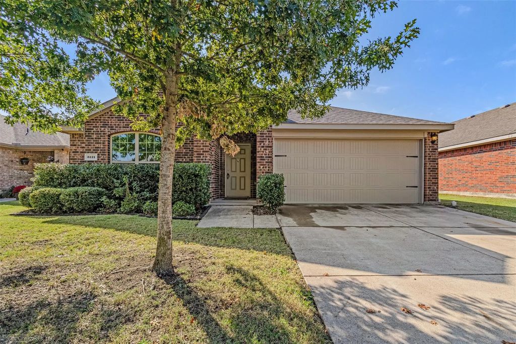3121 Emory Oak Way, Royse City
