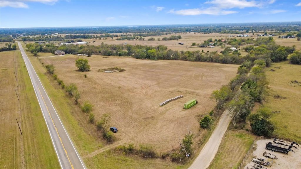 1137 Farm Rd 3236, Sulphur Springs