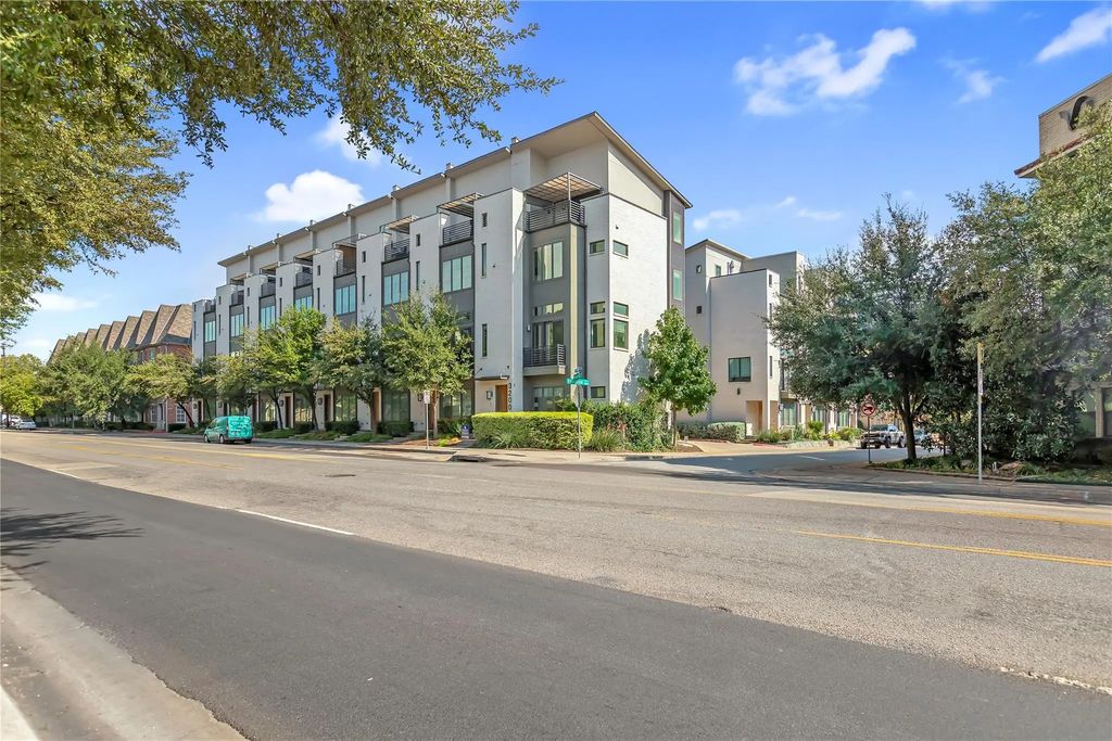 3200 Ross Avenue 4, Dallas