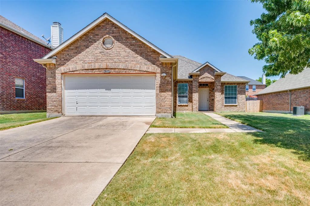 1913 Silver Leaf Drive, Little Elm