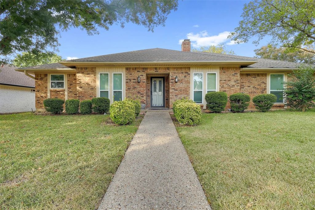 2213 Silver Holly Lane, Richardson