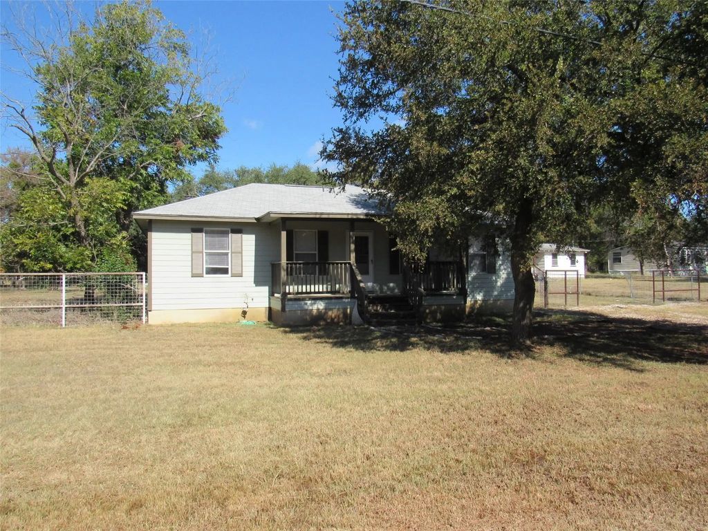 301 County Road 1607, Clifton