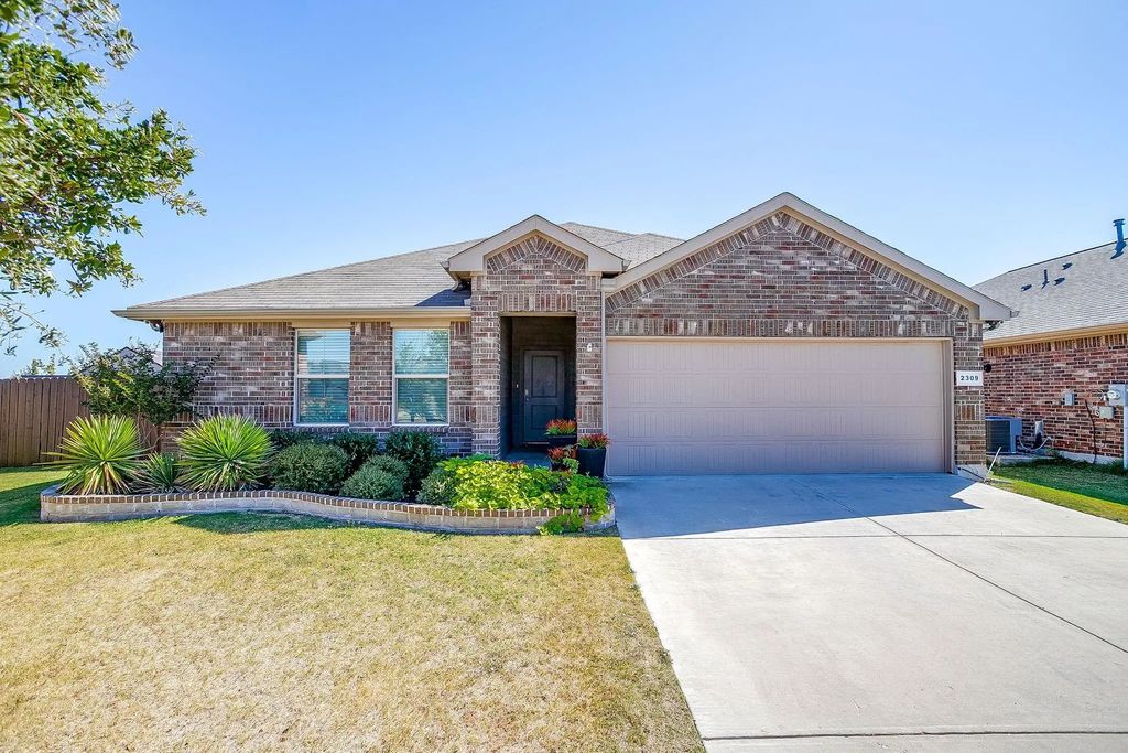 2309 Myrtle Beach Drive, Fort Worth