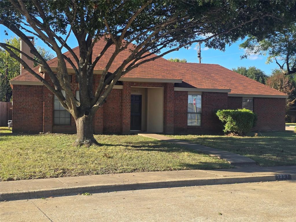 1301 Mallard Drive, DeSoto