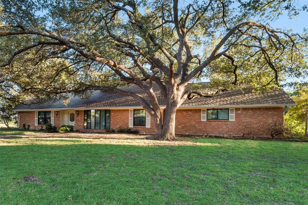 7824 Woodstone Lane, Dallas