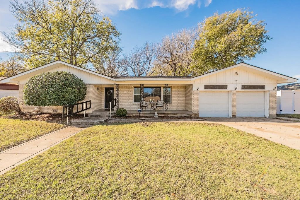 3793 N Hills Drive, North Richland Hills
