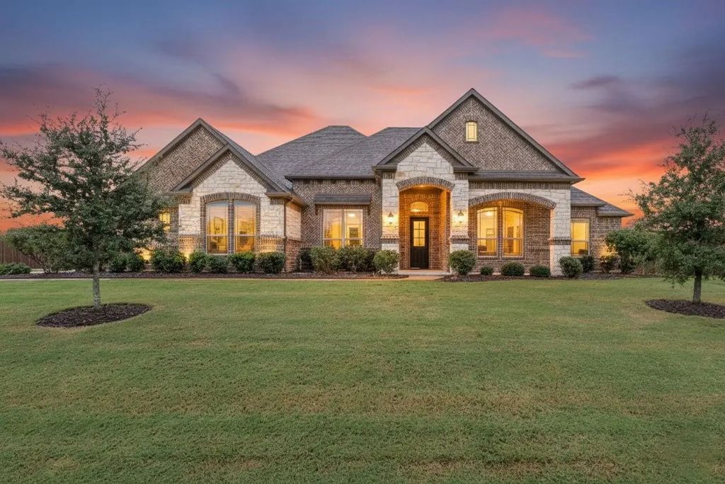 620 Nighthorse Circle, Waxahachie