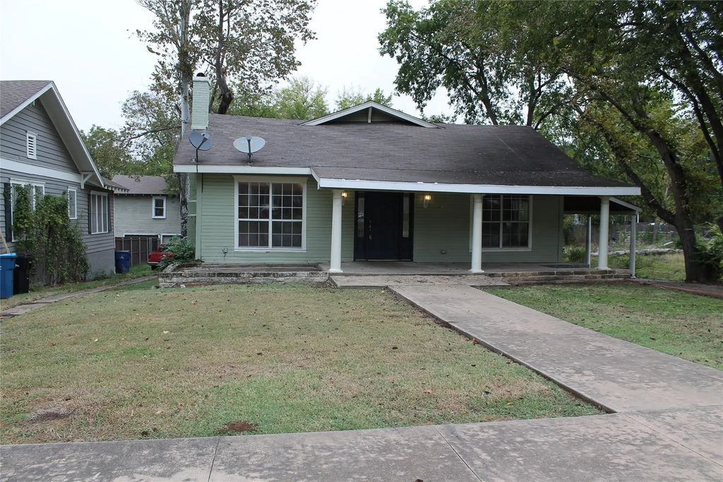 1215 W Sears Street, Denison