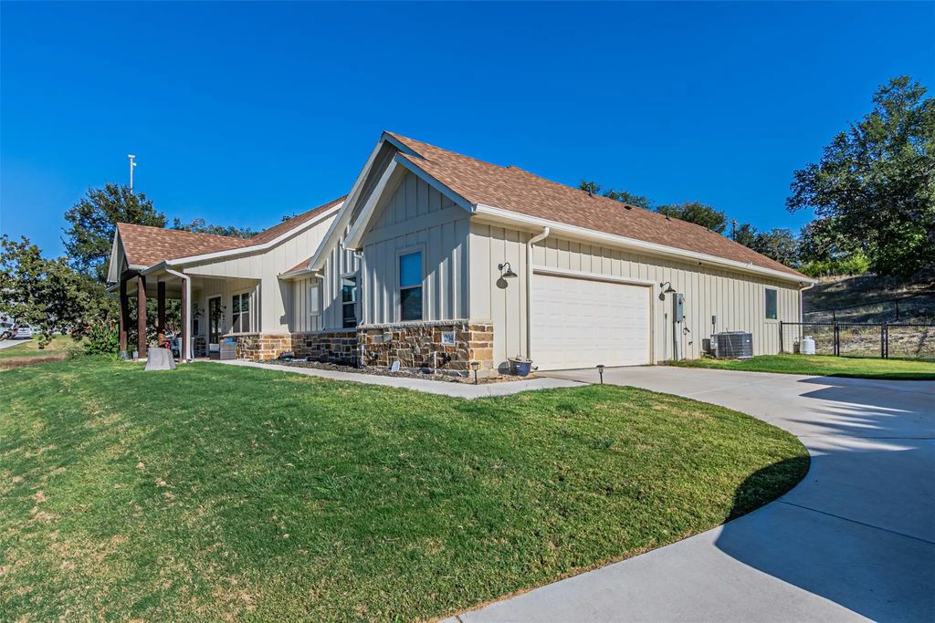 204 Grace Court, Weatherford