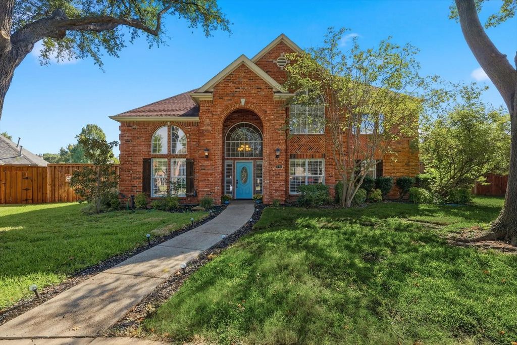 192 Hollowtree Court, Coppell