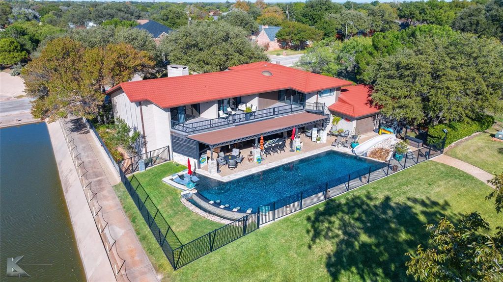 2909 Woodlake Drive, Abilene